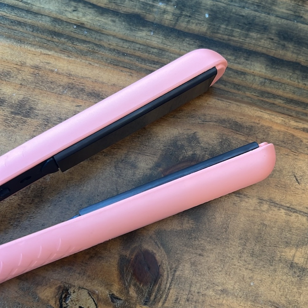 Amika Hair Flat Iron - Picture 6 of 7